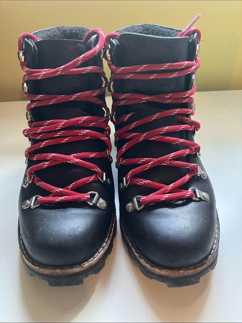 Roots Black Leather Lace-Up Hiking Boots with Red Laces